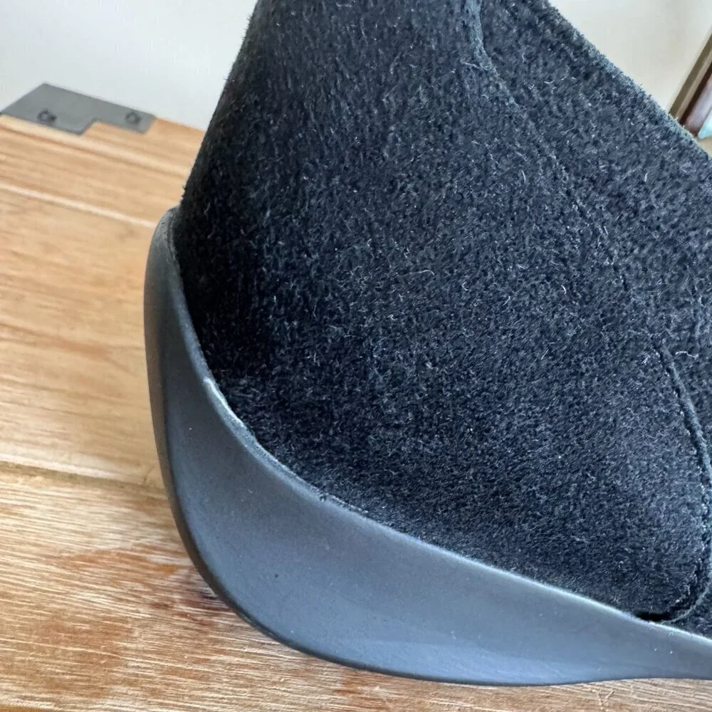 Wolkey Black Suede Slip on Comfort Rubber Bottom Sole Ballet Flats Size 10.5